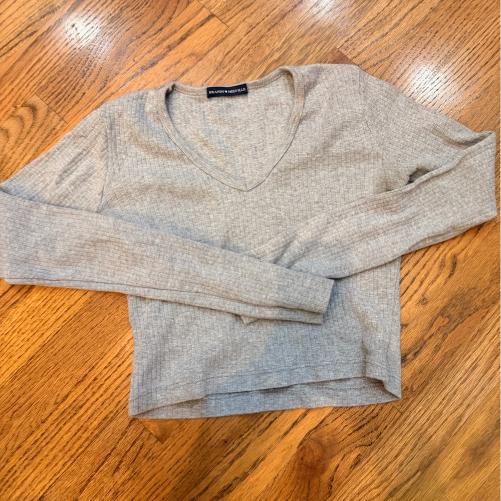 Brandy Melville Light Gray v neck Ribbed Top